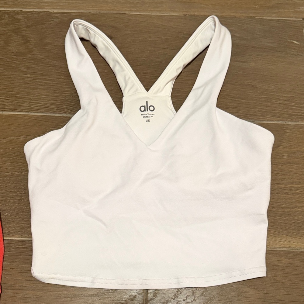 ALO Yoga Women's Cream Crop Top